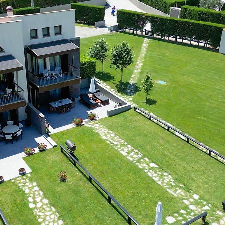 Heaven Luxury Villa ネア・ローダ エクステリア 写真
