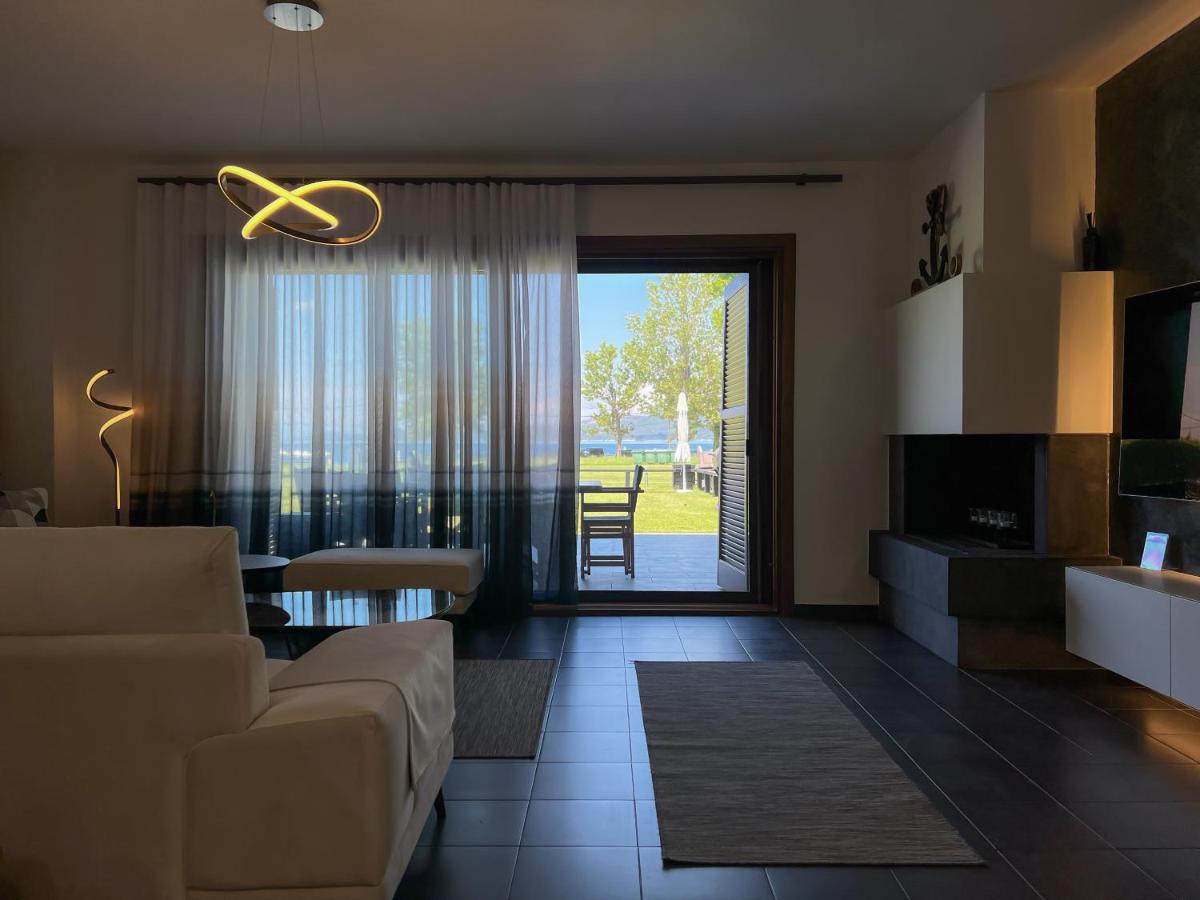 Heaven Luxury Villa ネア・ローダ エクステリア 写真